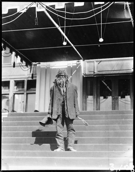Jimmy Clements (also known as Yangar or Nangar and ‘King Billy’) on the front steps of Parliament House. c.10 May 1927.