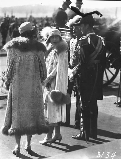Royal Visit, May 1927  -The Duke and Duchess of York outside Parliament House