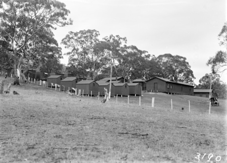 Workmen's huts. Molonglo camp.