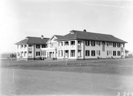 Hotel Wellington, National Circuit, Barton.