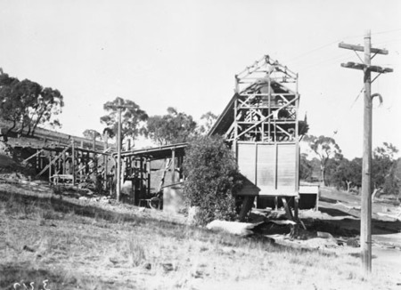 Stone crushing and screening plant  at the Brickworks quarry