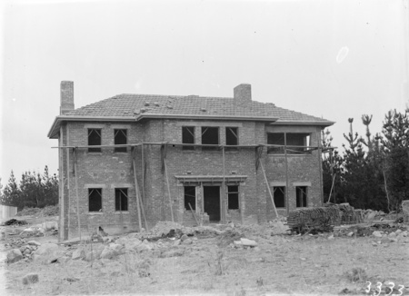 House for the Director of Mt Stromlo Osbservatory under construction.
