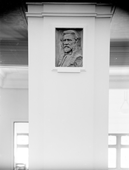 Medallion of Sir Samuel Griffith in Kings Hall, Parliament House.