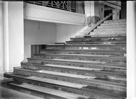 Parliament House, stairway to King's Hall