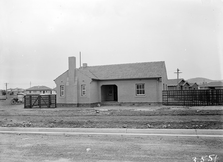 FCC type 10 cottage in Reid.