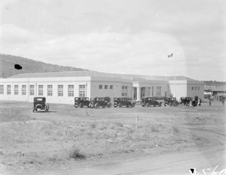 View of the Ainslie School showing cars at the opening in September 1927.