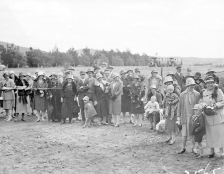 School children at the opening the Ainslie School in September 1927.