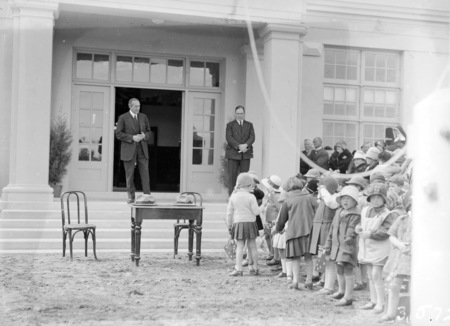 The Right Honorable Stanley Melbourne Bruce and Sir John Butters at the opening the Ainslie School in September 1927.