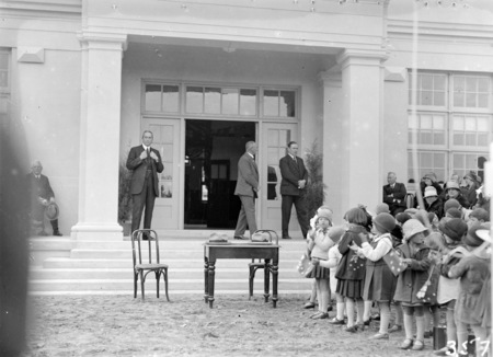 The Right Honorable Stanley Melbourne Bruce and Sir John Butters at the opening the Ainslie School in September 1927.