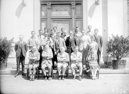 Australian Forestry School staff and students. Banks St, Yarralumla