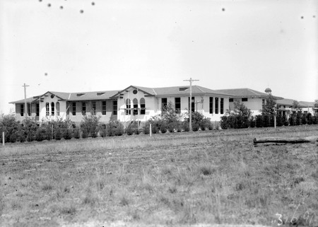 Telopea Park School from the north. New South Wales Crescent, Braddon