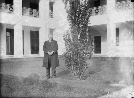 Mr Barr, member of the House of Commons in the courtyard of Parliament House during his visit.