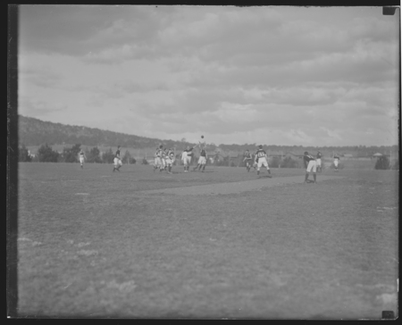 Crowd and players during the Australian Rules Football final.