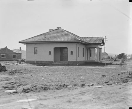 FCC (Federal Capital Commission) type cottage.