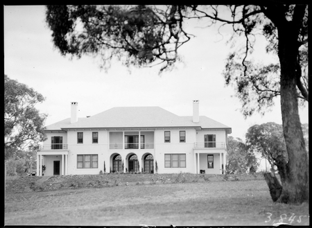  Prime Ministers Lodge, Adelaide Avenue, Deakin.