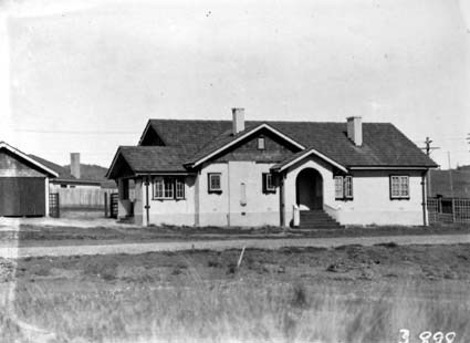 Cottage in Dominion Circuit,Forrest.Built by Warren Macdonald