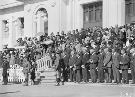 ANZAC Day parade, Parliament House. Part of the crowd.
