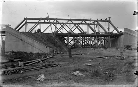 Work in progress on Commonwealth Avenue Bridge