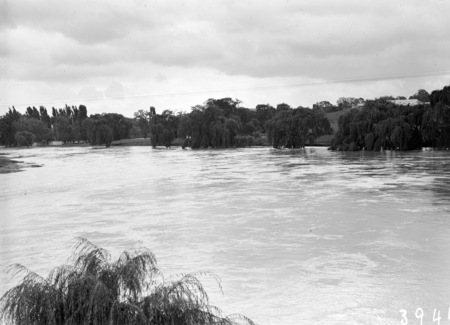 Floodwaters, Molonglo River.