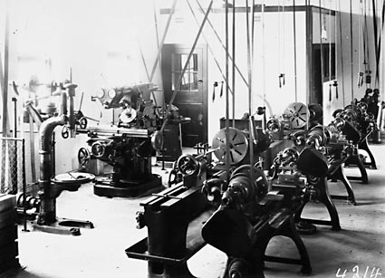 Machine shop,lathes,drill,milling machines,Telopea Park,Technical Trades School