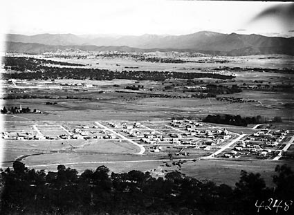 View from Mount Ainslie over Reid and Hotel Canberra to Yarralumla