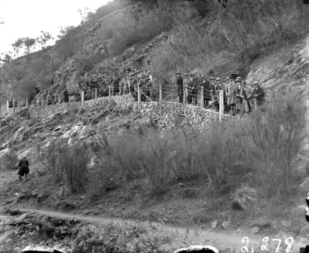 Tour by the Master Builders Association near the Cotter Dam.