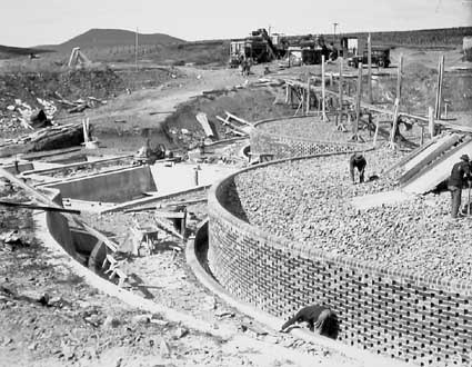 Weston Creek sewerage treatment works,construction of trickling filters and Imhoff sedimentation tanks on the left