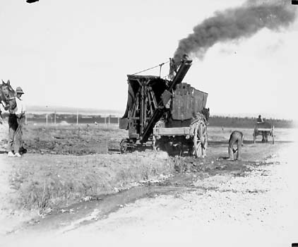 Keystone steam shovel loading dray