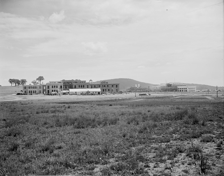 East Block and Parliament House under construction.