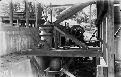 Stone crushing plant - Gyratory crusher and jaw crusher at Mugga Quarry