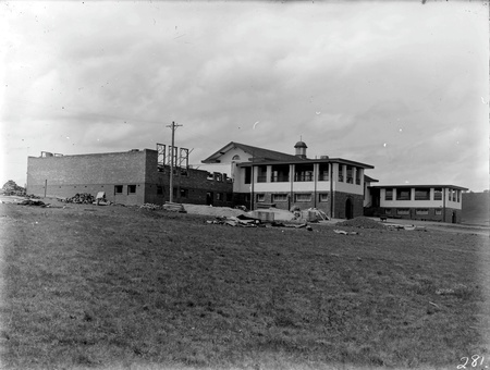 Telopea Park school - Construction of first extension
