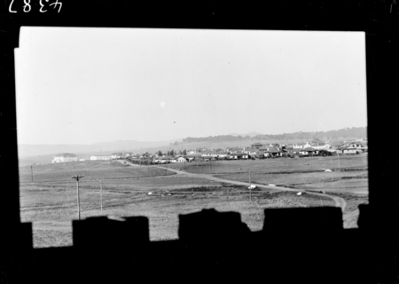 Houses around Manuka, Capitol Theatre on left, Convent next to it.