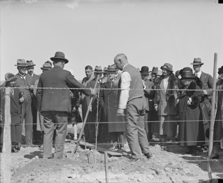 Tree planting by the Victorian Branch of the English Speaking Union.