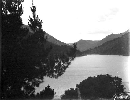 Burrinjuck Dam from above dam wall