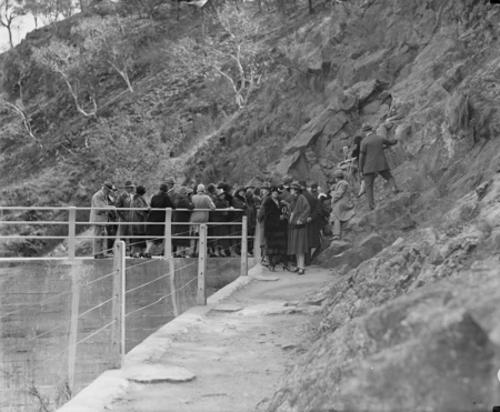 Tour of Canberra by the Victorian Branch of the English Speaking Union, at the Cotter Dam.