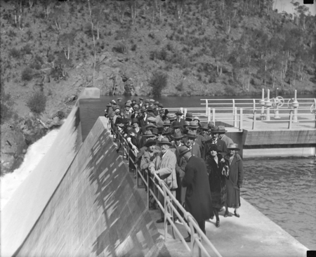 Tour of Canberra by the Victorian Branch of the English Speaking Union, at the Cotter Dam wall.