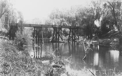 Old Acton bridge  crossing the Molonglo River