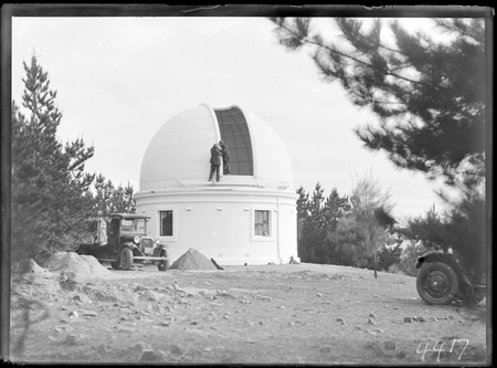  Mount Stromlo Observatory, thirty inch Reynolds Telescope, under construction.