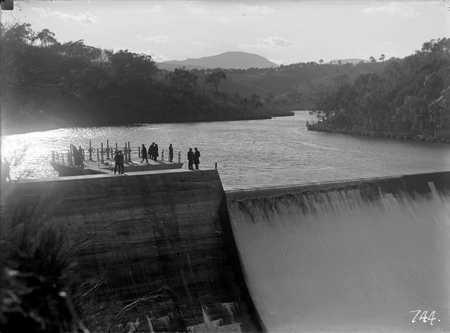 Delegates to the Imperial Press Conference at Cotter Dam