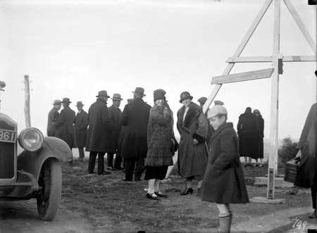 Group of delegates to the Imperial Press Conference at the trig station