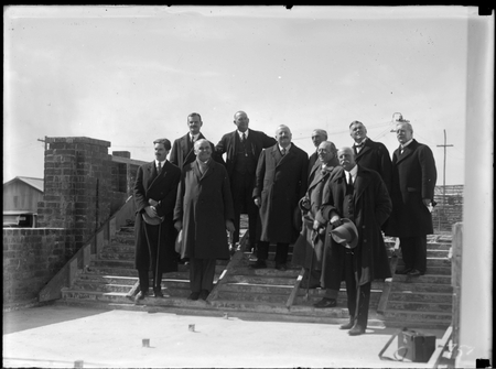 Group of delegates to the Imperial Press Conference.