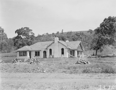 House owned and built by John Deans, Mugga Way.