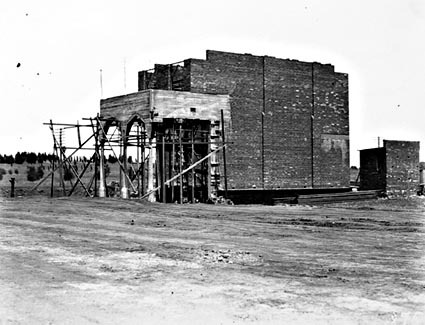Civic Centre shop construction - First part of Sydney-Melbourne buildings, London Circuit