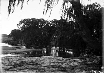 Molonglo river scene, Acton pool, swimming hole near Canberra Hospital