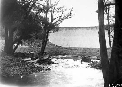 Cotter Dam wall from downstream