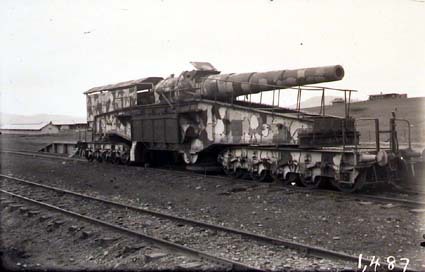 Captured German railway gun (the Amien gun) at Molonglo siding