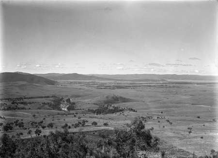 Land for sale. Looking east towards Molonglo River.