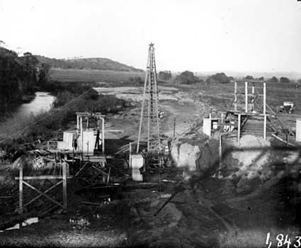 Sewerage workings near Commonwealth Avenue Bridge