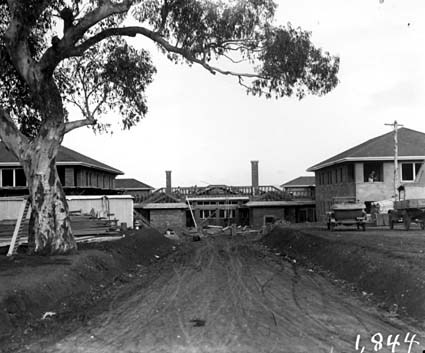 Hotel Acton under construction
