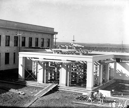 Pergola in courtyard of Parliament House